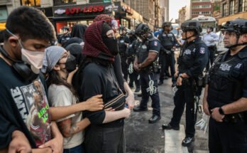 Cientos de eventos fuera de la sede de hielo en Nueva York