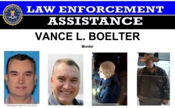 Vance Luther Boelter, de 57 años, es el sospechoso de apuntar a tiroteos políticos en Minnesota, que ha convertido a un legislador demócrata muerto. Una caza de hombre nacional está en marcha para Boelter, quien, según las autoridades, fue vista por última vez en una cámara en la ciudad de Minneapolis. Boelter se presenta aquí en fotografías compiladas por el FBI para un póster deseado.