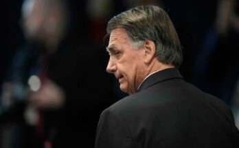 El ex presidente brasileño, Jair Bolsonaro, asistió a su juicio de la Corte Suprema con otros acusados ​​de un presunto golpe para mantenerlo en el cargo después de su derrota electoral en 2022, en Brasilia, Brasil, el martes 10 de junio de 2025.
