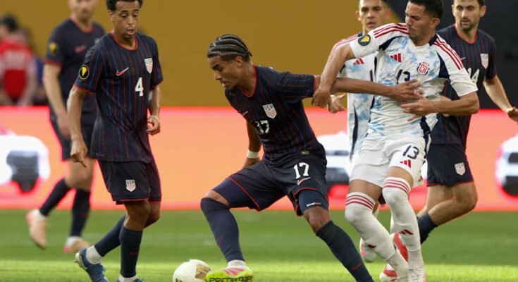 Minneapolis, Minnesota - 29 de junio: Malik Tillman # 17 de los Estados Unidos controla el balón frente a Jefferson Brenos # 13 de Costa Rica durante la segunda mitad del cuarto de cuarto de la Copa de Oro 2025 en el estadio U.S.Bank Bank el 29 de junio de 2025 en Minneapolis, Minnesota. (Foto de John Dorton / ISI Photos / USSF / Getty Images)