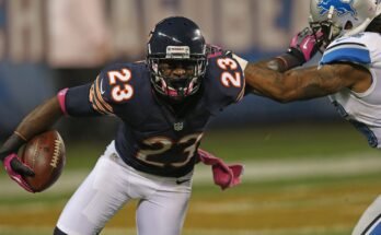 Trey se lanza, los Chargers aplastan a los leones