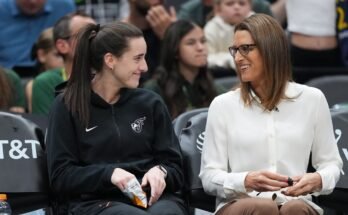 La política de la fiebre de Indiana Stephanie White Coach fortalece la química