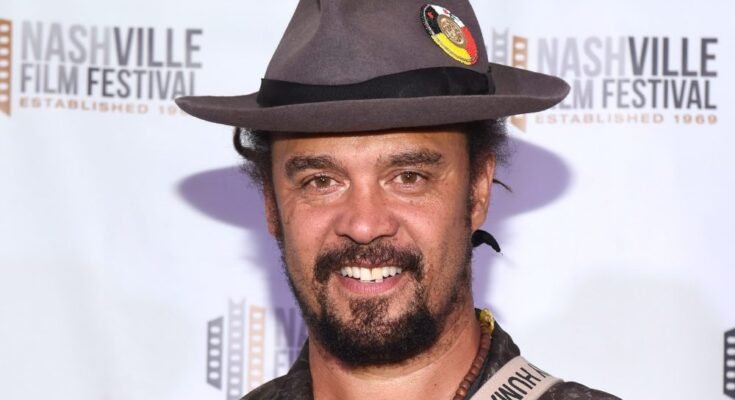 Michael Franti está dividido con la gerencia tras las acusaciones de mala conducta
