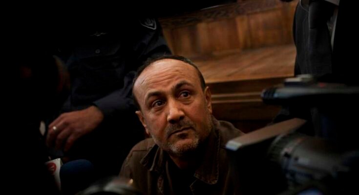 El primer líder de Fatah, Marwan Barghouti, aparece ante el Tribunal de Jerusalén en 2012.