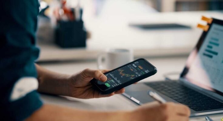 Los fondos de jubilación patrocinados por el empleador pronto podrían tener opciones como capital de inversión y fondos de criptomonedas, junto con acciones típicas y fondos de bonos.